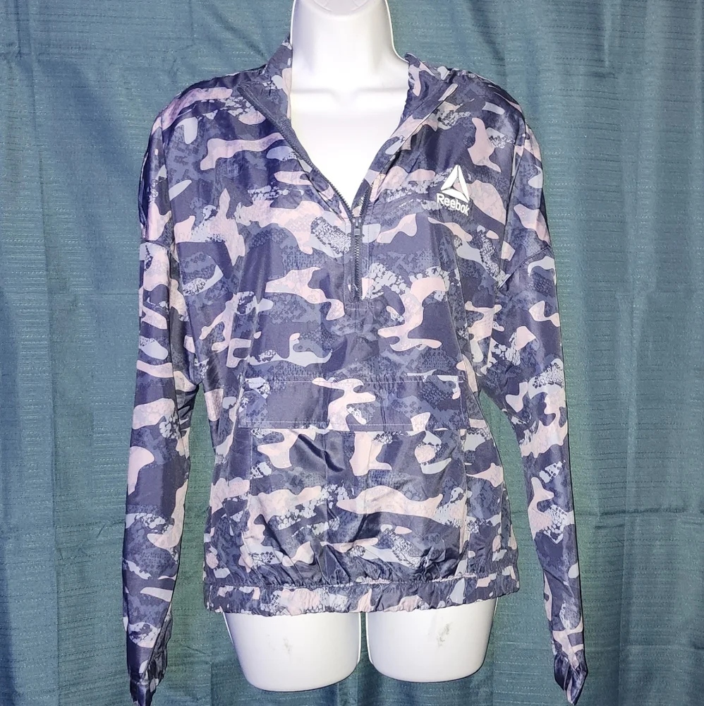 (3/$25) Reebok Lilac Camoflauge Pullover - Picture 3 of 6